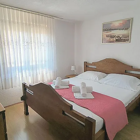 Pepa * Rogoznica (Sibenik-Knin)
